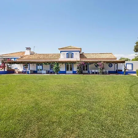 Villa Casa De Baixo By Vintage Travel